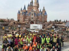 女工怀念十年前建迪士尼乐园经历 感恩那段造梦时光